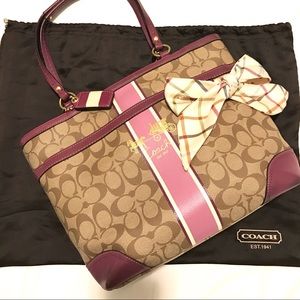 HP👑 Authentic Coach Tote Medium w/Matching Ribbon